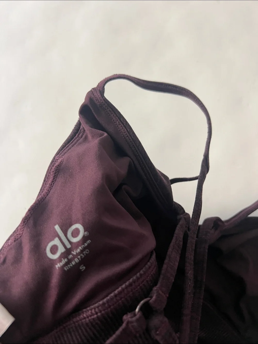 ALO YOGA Alosoft Lavish Bra in Oxblood Heather Sz Small